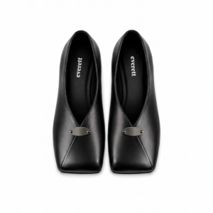 Lyra Flat In Black